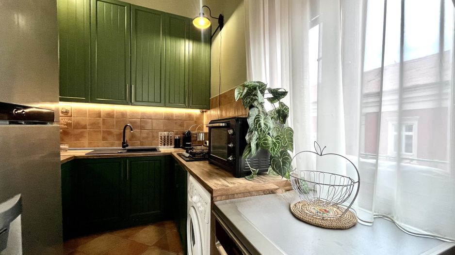 Apartament grandios cu vedere spectaculoasă spre Piața Libertății - Poză 10