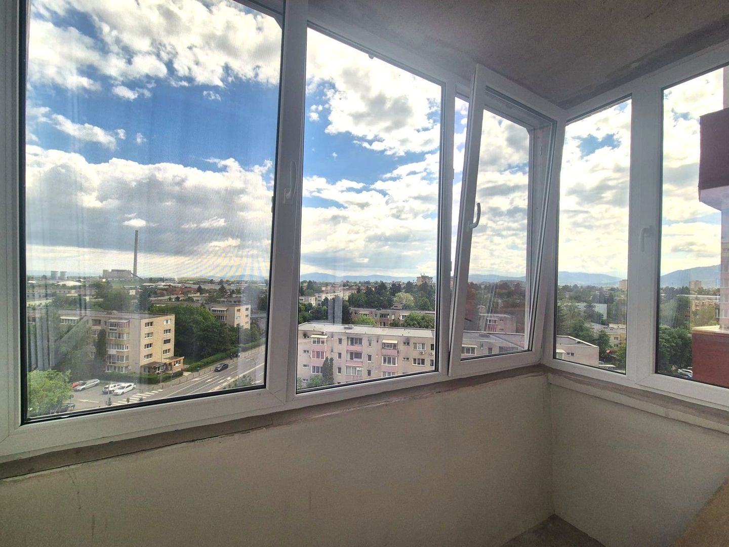 Apartament 2 camere de vânzare – Zona Gemenii | Vedere panoramică spre oraș - Poză 12