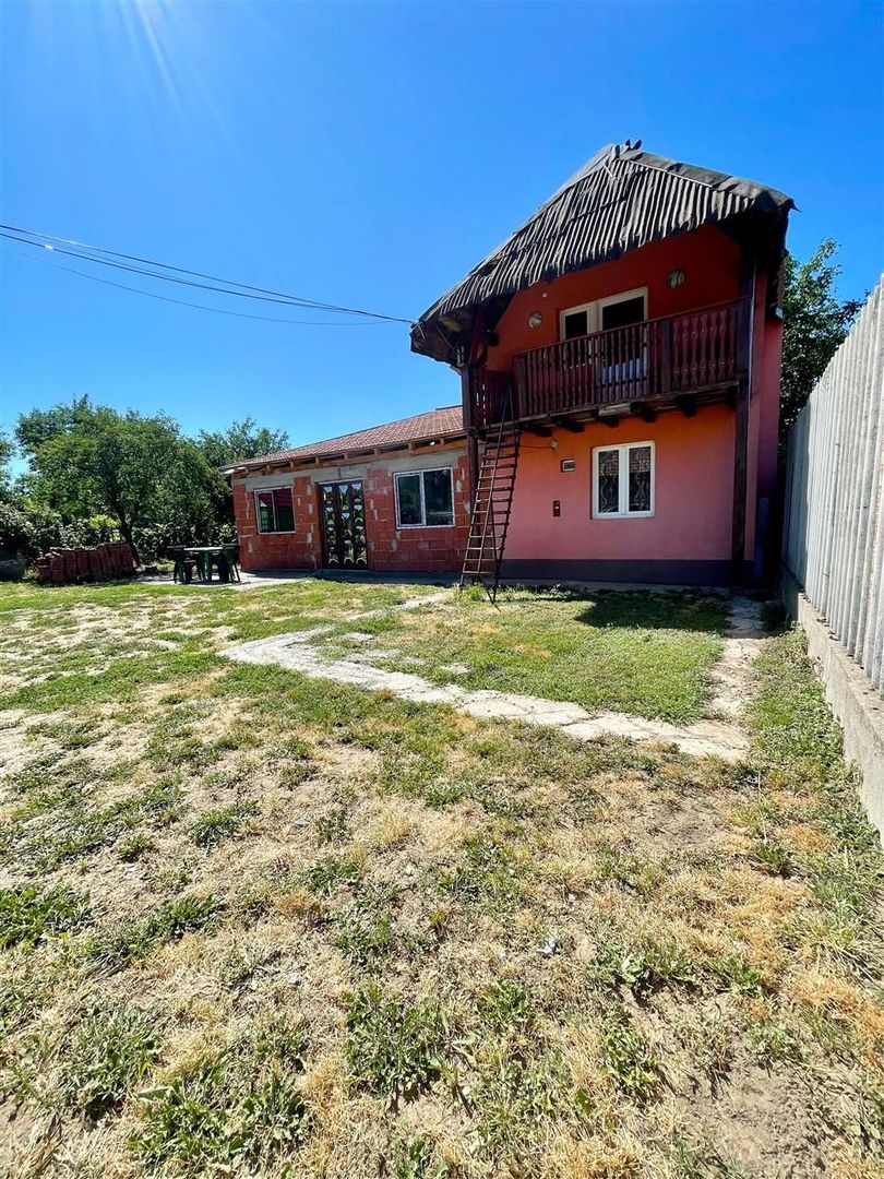 Casa cu 5 camere in localitatea Sacuieni - Poză 2