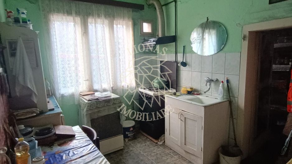 Apartament 5 camere cu teren 266 mp, nivel parter - zona Eroilor - Poză 3