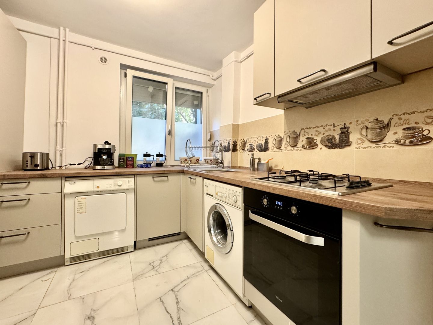 Apartament 2 camere, renovat, pet friendly, zona Central- Piata 700 - Poză 10