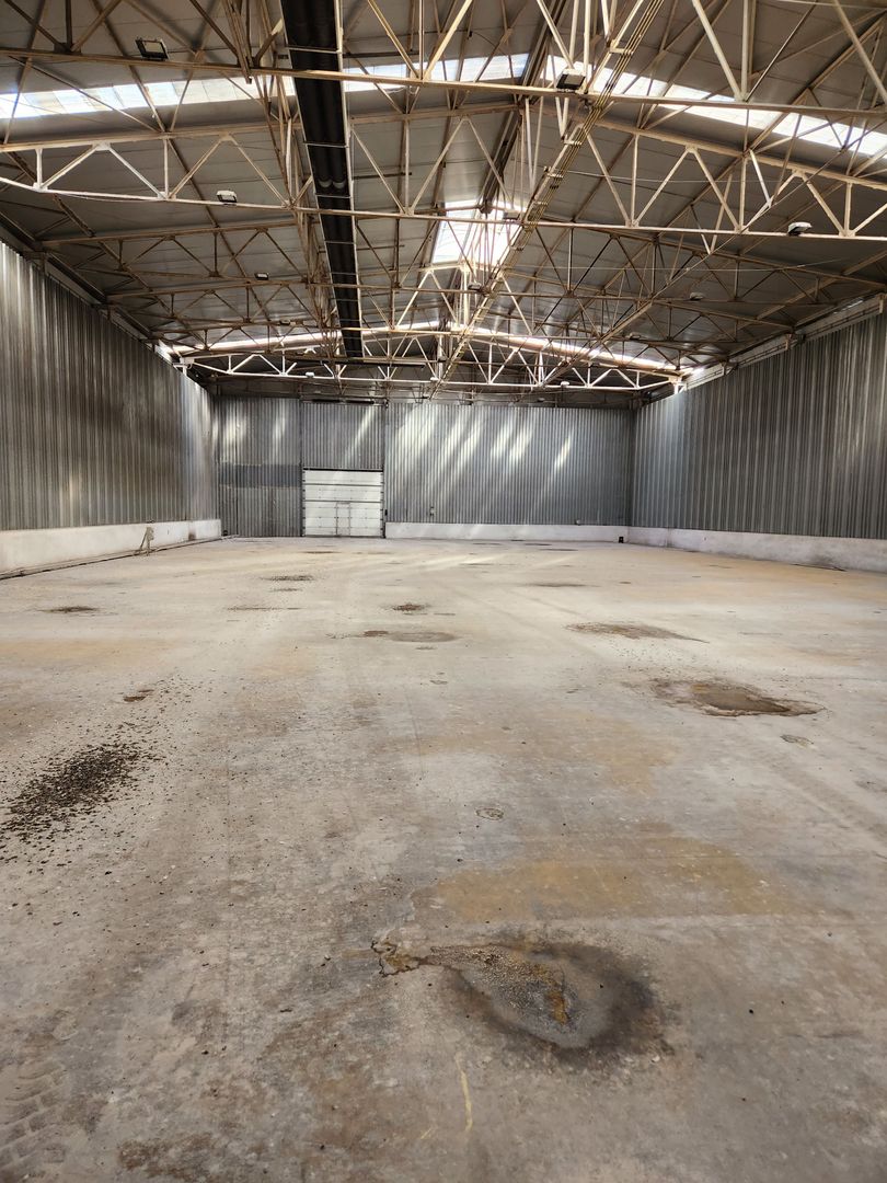 Hale depozit-productie industriala la 20 km de TM - Poză 9