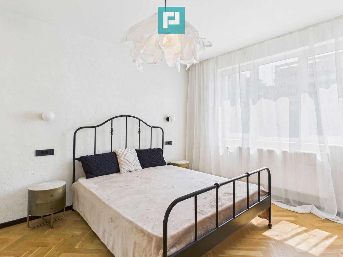 Apartament modern situat central în Oradea - Poză 5
