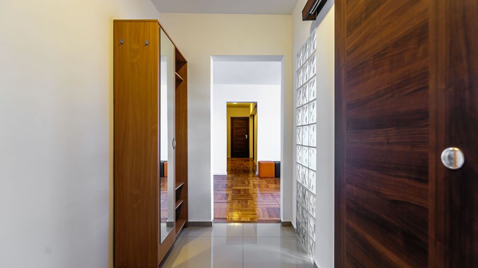 Apartament cu 3 camere în Vlaicu - Poză 1