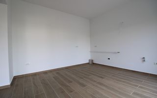 Casa zona Lunei, 5 camere + 3 bai, centrala proprie, rezidential sau birouri ! - Poză 15