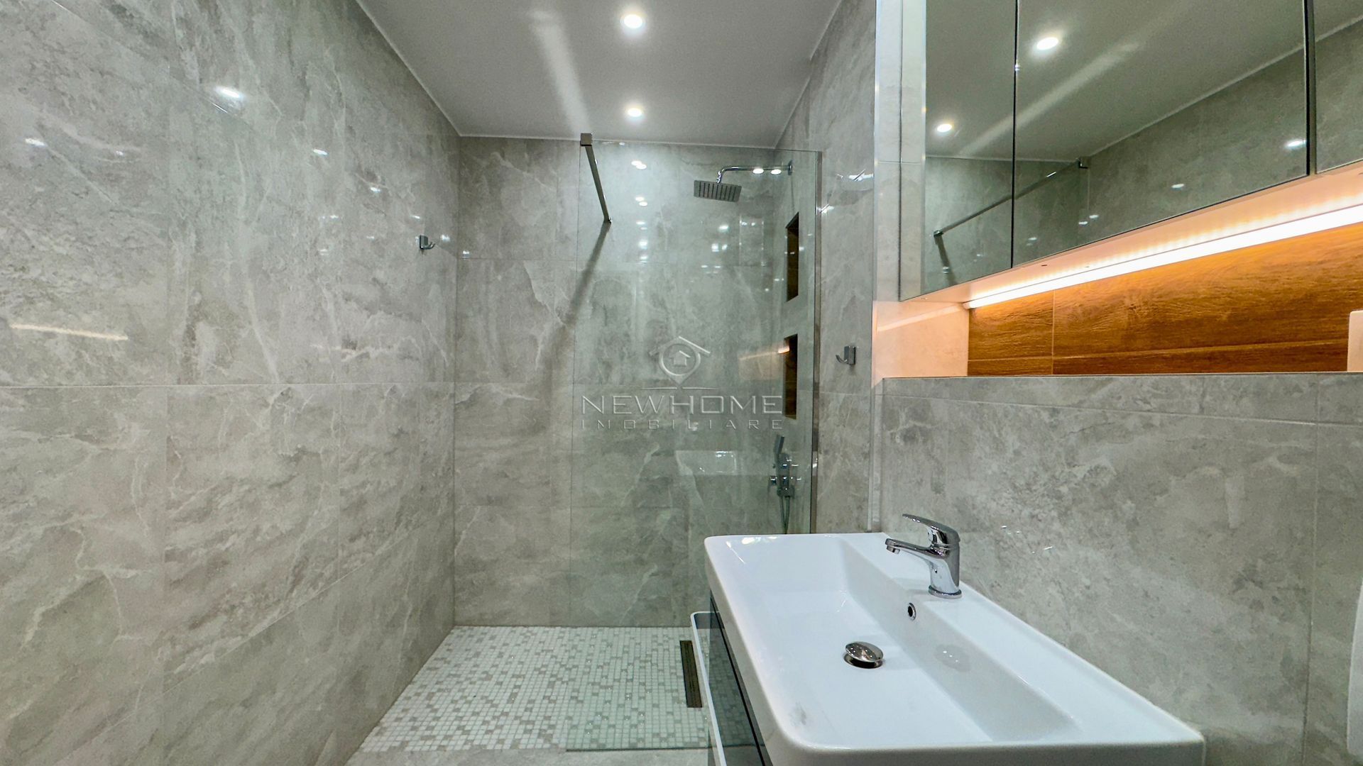 Apartament cu 3 camere de vânzare în zona Centrală - Poză 13