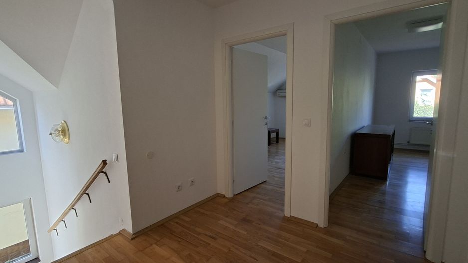 Casa individuala cu 4 camere - zona Kaufland/Dumbravita - Poză 19