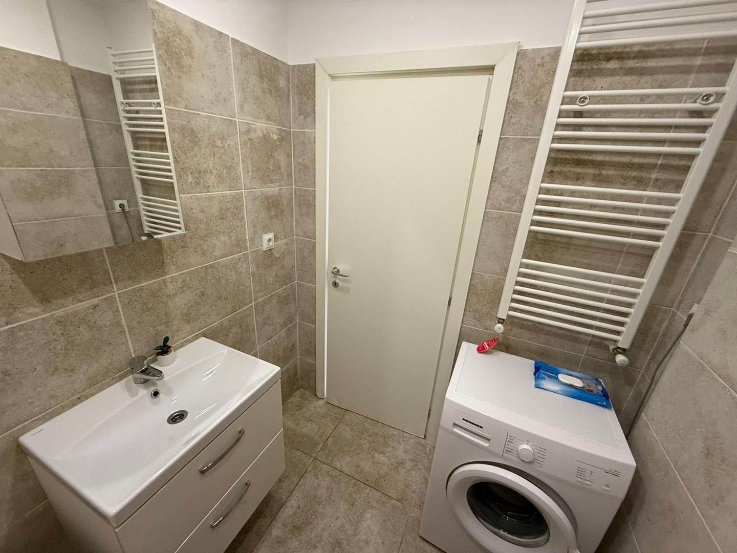 MOBILATĂ ȘI UTILATĂ – MILITARI RESIDENCE - Poză 5