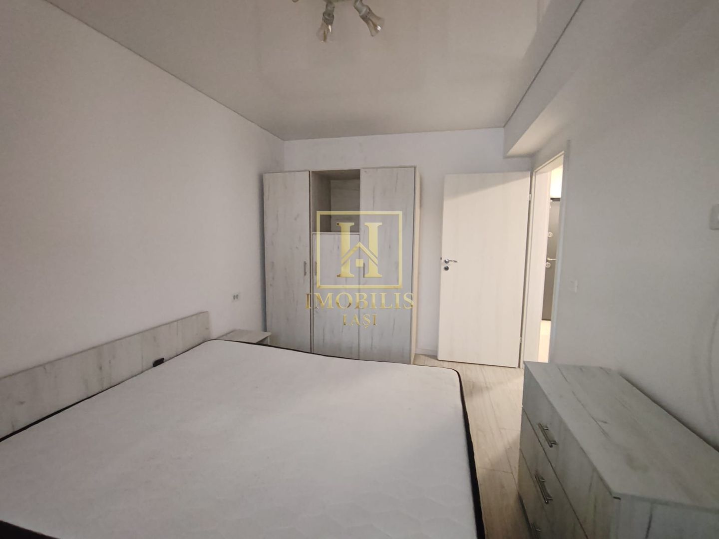 Apartament 2 camere 42 mp + loc parcare Bucium Visan 350 euro - Poză 3