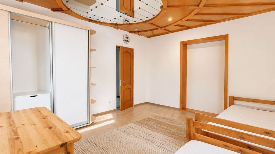 Casă 210 m² cu 5 dormitoare și teren 10 ari – Euroreparație | Drochia, str. Grigore Ureche - Poză 44