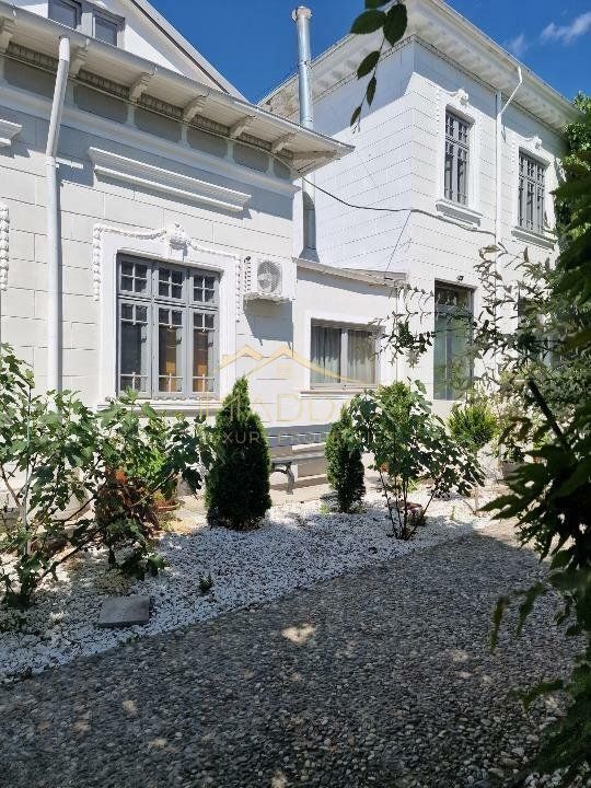 P+M (1000mp), curte (1750mp), 70 incaperi, 35 camere Unirii, multiple destinatii - Poză 7