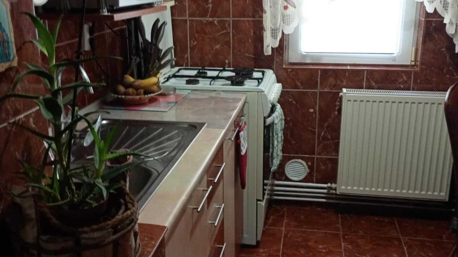 BRASADAS vinde ap 2 cam etaj 3/4 in Carpați 1 - Poză 5