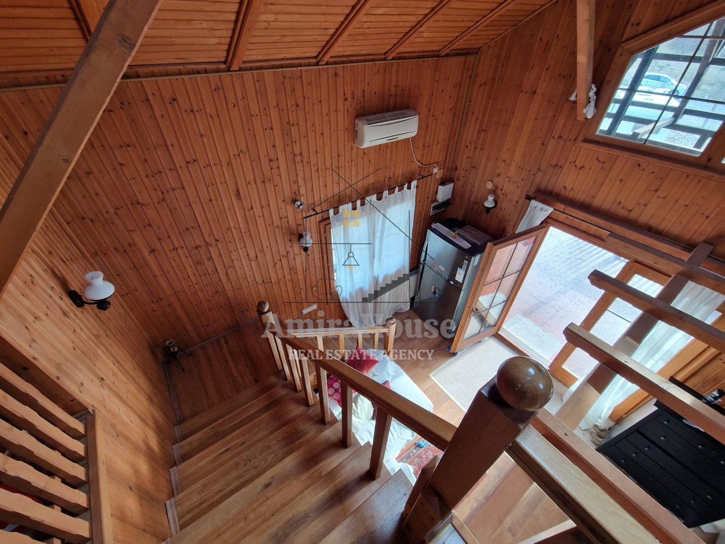 Casa din lemn D+P+M de 400 mp utili si teren 3.000 mp zona Faget - Poză 38