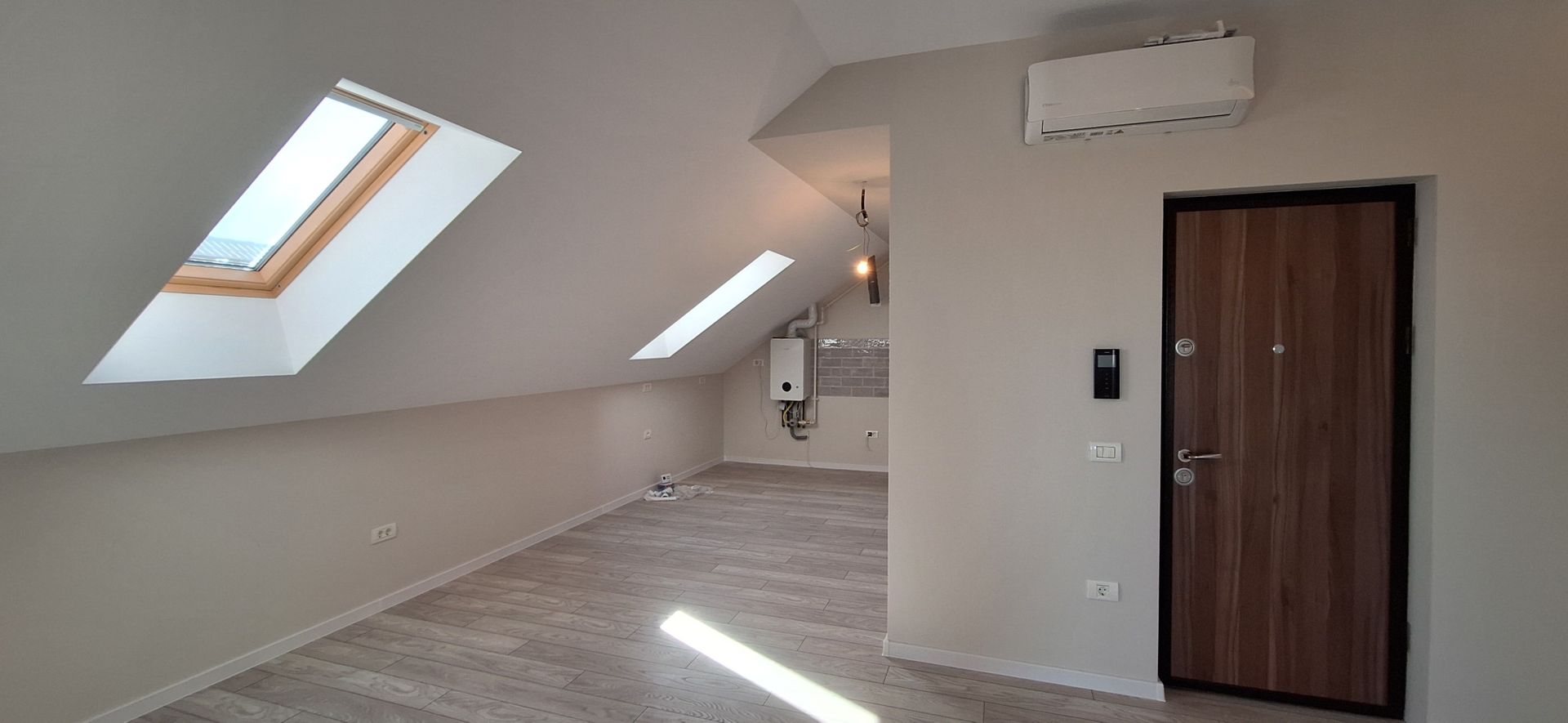 Apartament cu 2 camere si loc de parcare - Poză 9