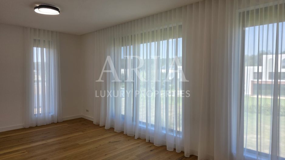 Dumbrava Vlasiei – Armonie între design, lumină și natură - Poză 29