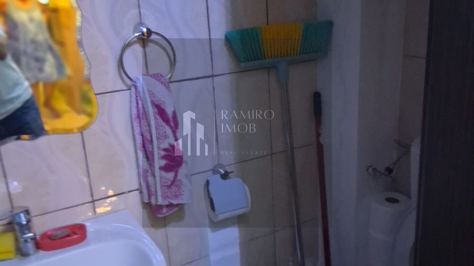 OCAZIE 3 CAMERE METROU GORJULUI - Poză 21