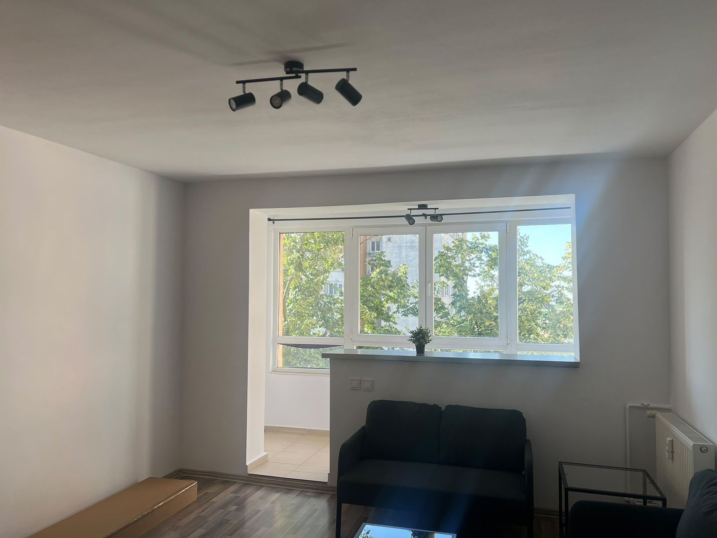 🏡 De închiriat 2 camere  | AC | balcon | Drumul Taberei | Pet Friendly - Poză 3