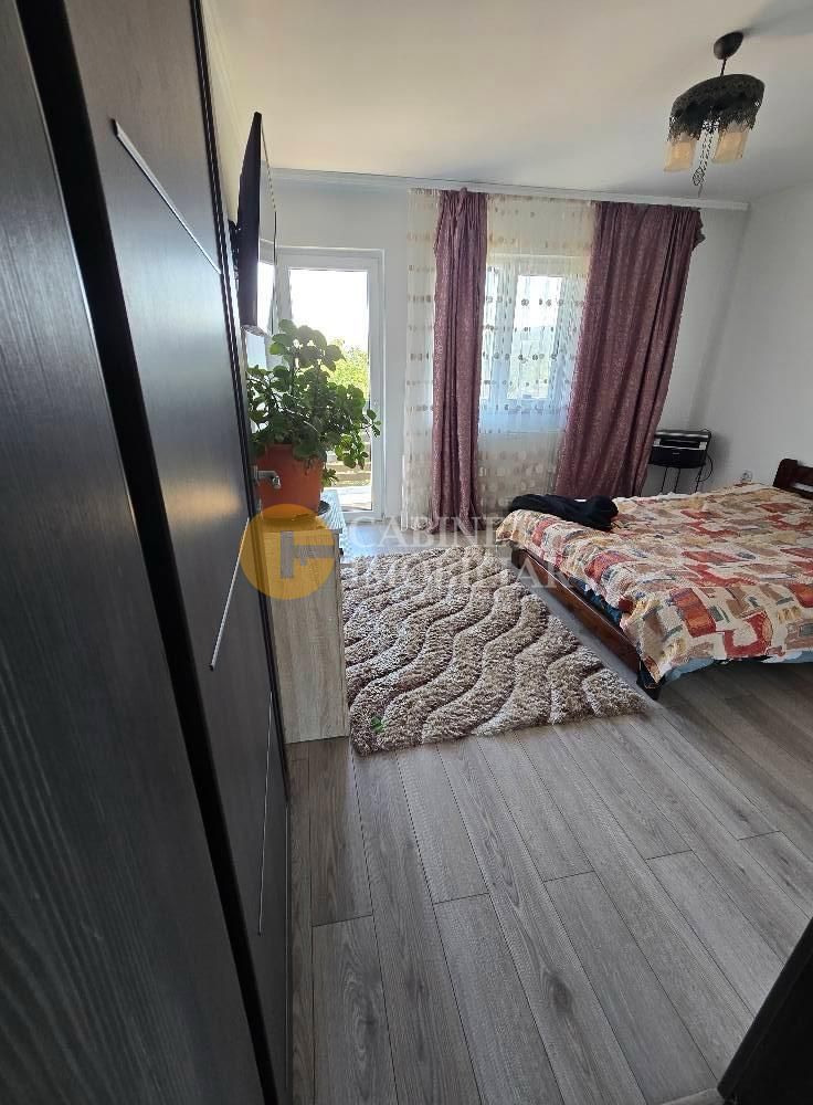 Casa tip duplex - constructie proprie - la asfalt - Poză 9