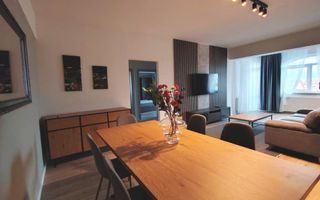 Apartament SIBIU central 3 camere, 2 bai, lift, garaj  - Poză 2