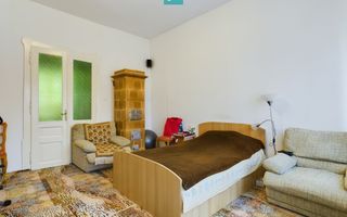 Casă individuală cu teren de 1100 mp și 3 apartamente în curte - Poză 8