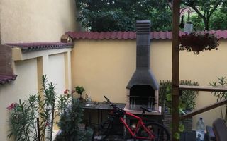 Casa moderna alcatuita din trei apartamente, zona Rovine - Poză 15