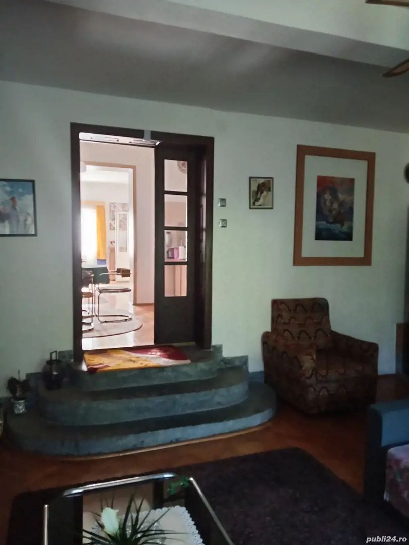 de vanzare casa mare  zona Brancoveanu suprafata utile 350 mp - Poză 2