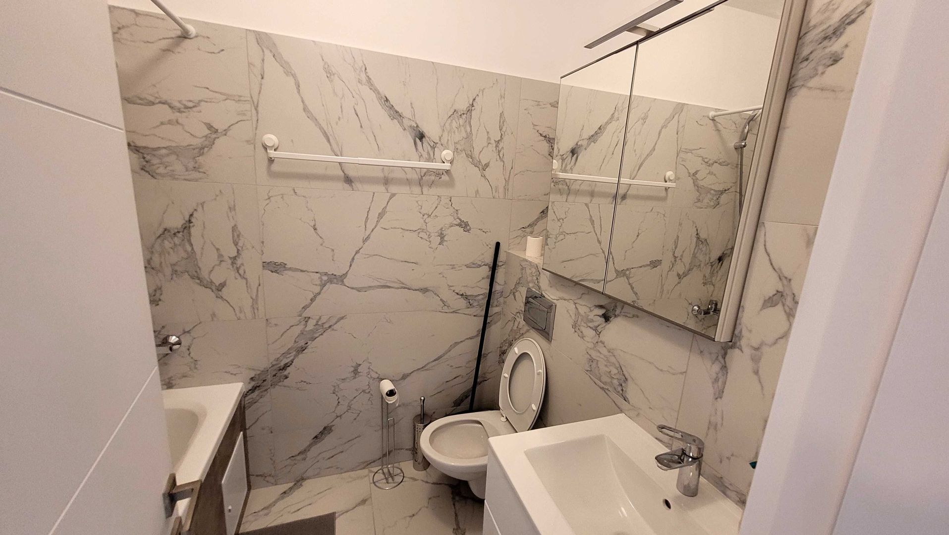 Apartament nou de inchiriat, mobila + dotari lux, vedere Lacul Morii - Poză 5