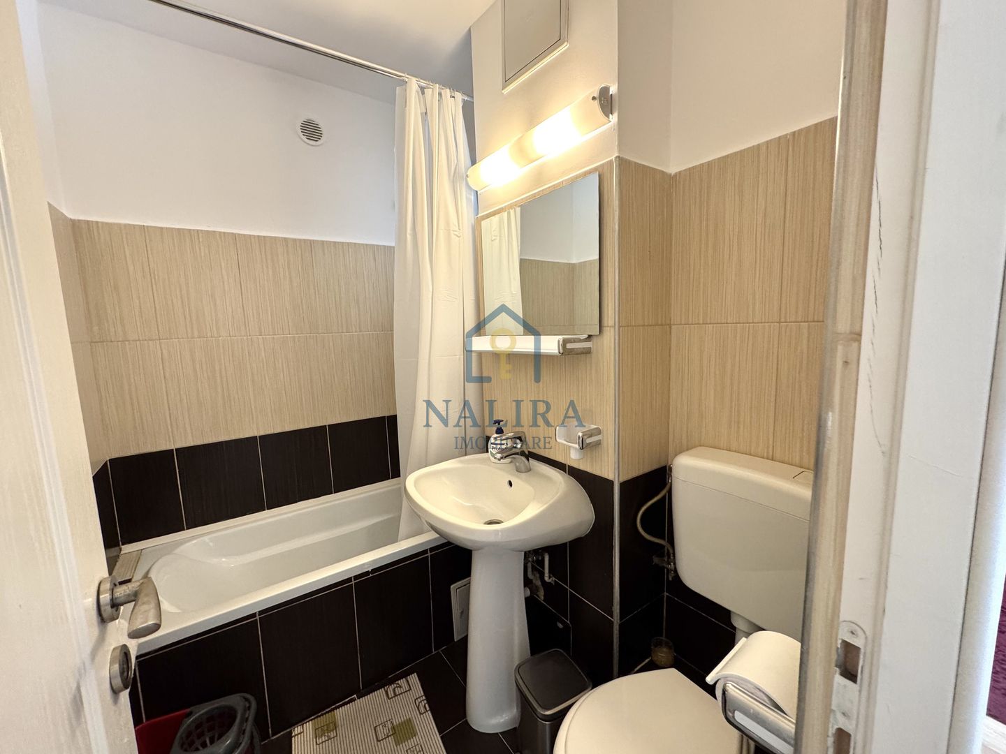 De vanzare apartament 3 camere Cosbuc parter de vanzare — Central - Poză 8