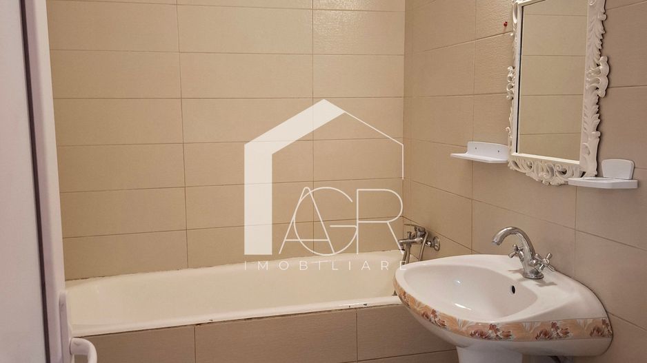 Apartament cu 2 camere de vanzare, zona Central - Poză 10
