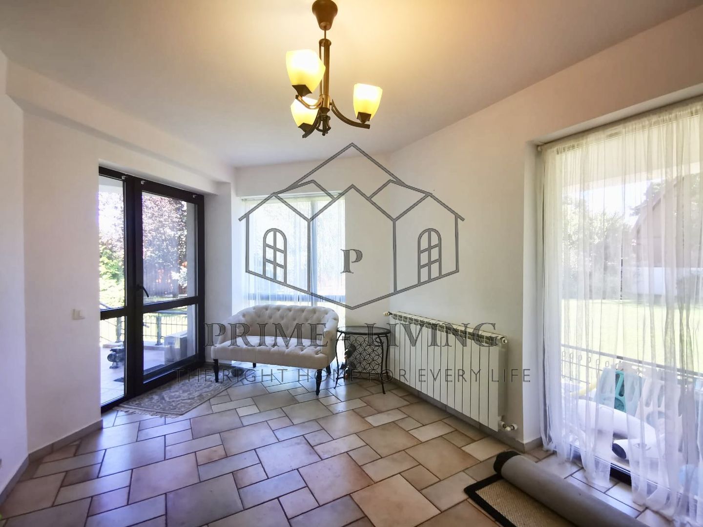 DE INCHIRIAT VILA CU 8 CAMERE, PISCINA SI GRADINA DE 1000MP IN PIPERA - Poză 15