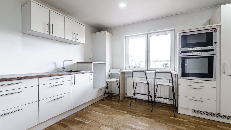 Casa spatioasa de vanzare în Bujac , 3 bai, 5 camere, super pret! - Poză 7