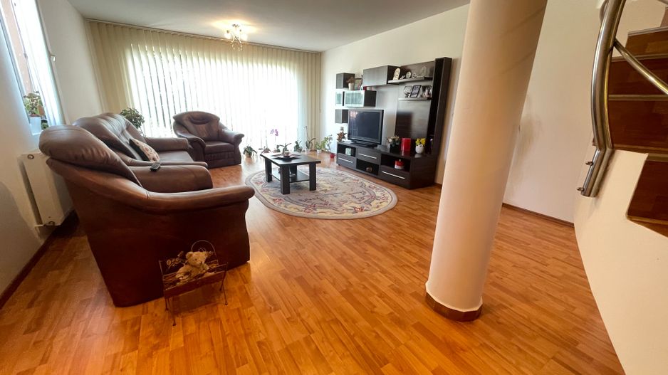 Casa individuala P+M,spatioasa in zona Mircea Cel Batran - Poză 3