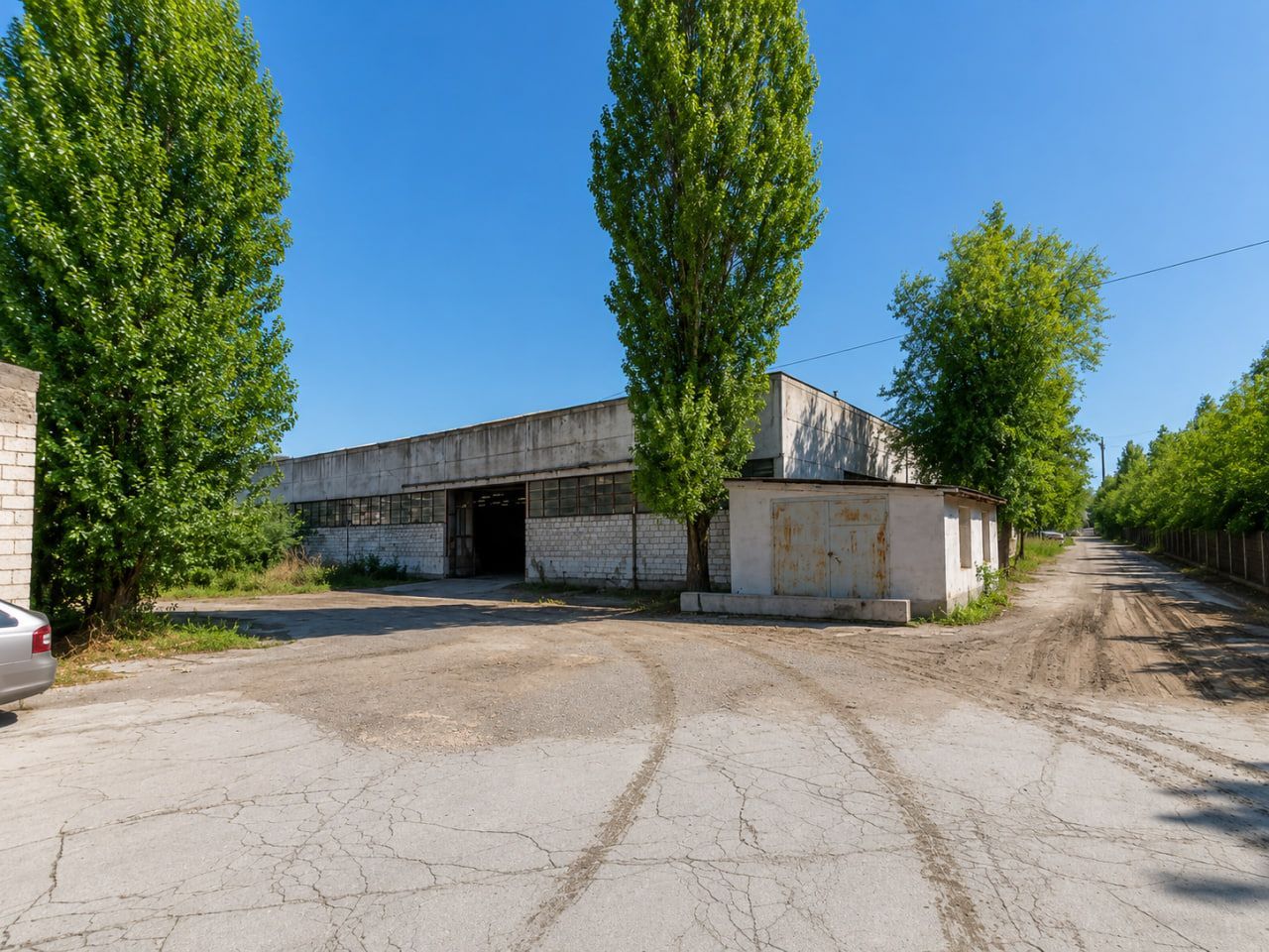 Oportunitate Rară de Investiție Industrială – 3,97 ha Teren + 14.673 m² Construcții în Zona Sîngera, Chișinău - Poză 1