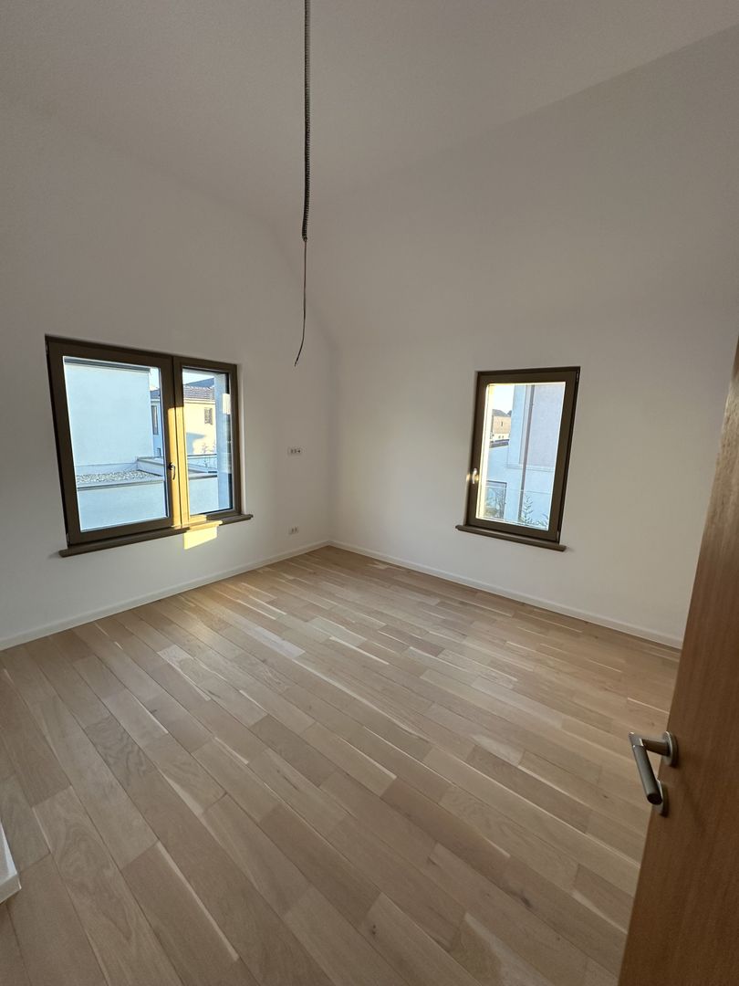 Casa cu 5 camere - Dumbarvita - Poză 23