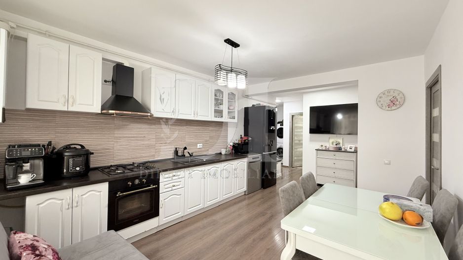 Apartament de inchiriat / etaj intermediar / Zona Porii - Poză 1