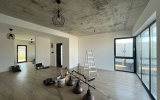 Duplex cu arhitectura deosebita - Mosnita Noua - Poză 1