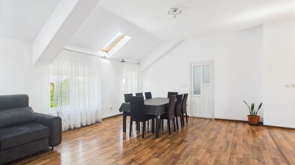 Apartament deosebit cu 3 camere , zona Fratelia - Poză 9