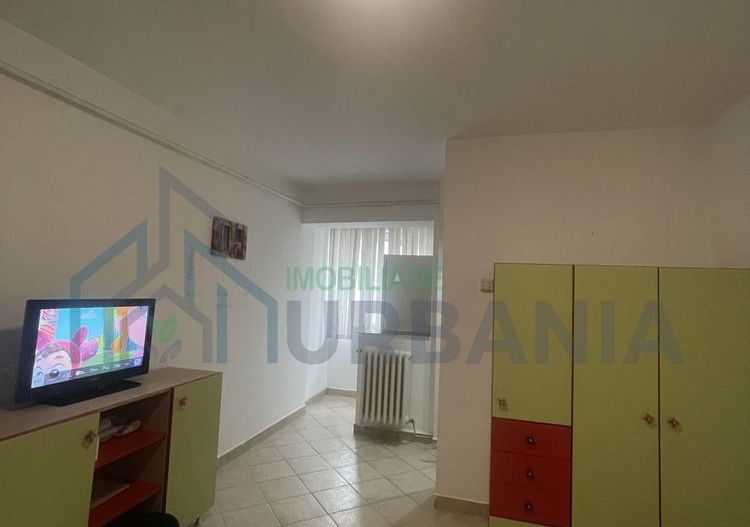 Inchiriez garsoniera langa policlinica nicolina - Poză 1