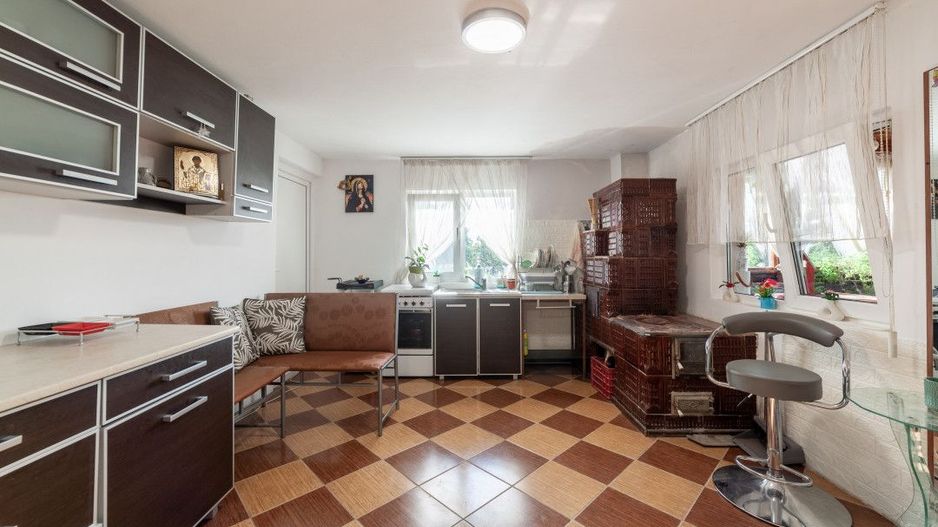 Casa cu teren generos si gradina spectaculoasa – Comuna Cuca, Argeș! - Poză 7