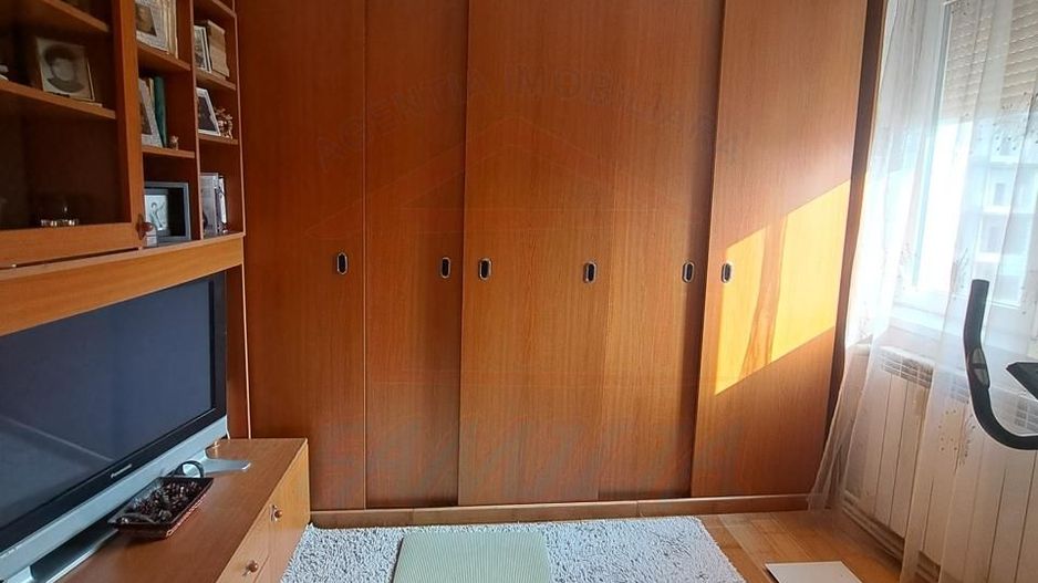 Vanzare apartament cu 3 camere(Neacsu)Micro 19, sup 64 mp, 78.000 euro - Poză 3