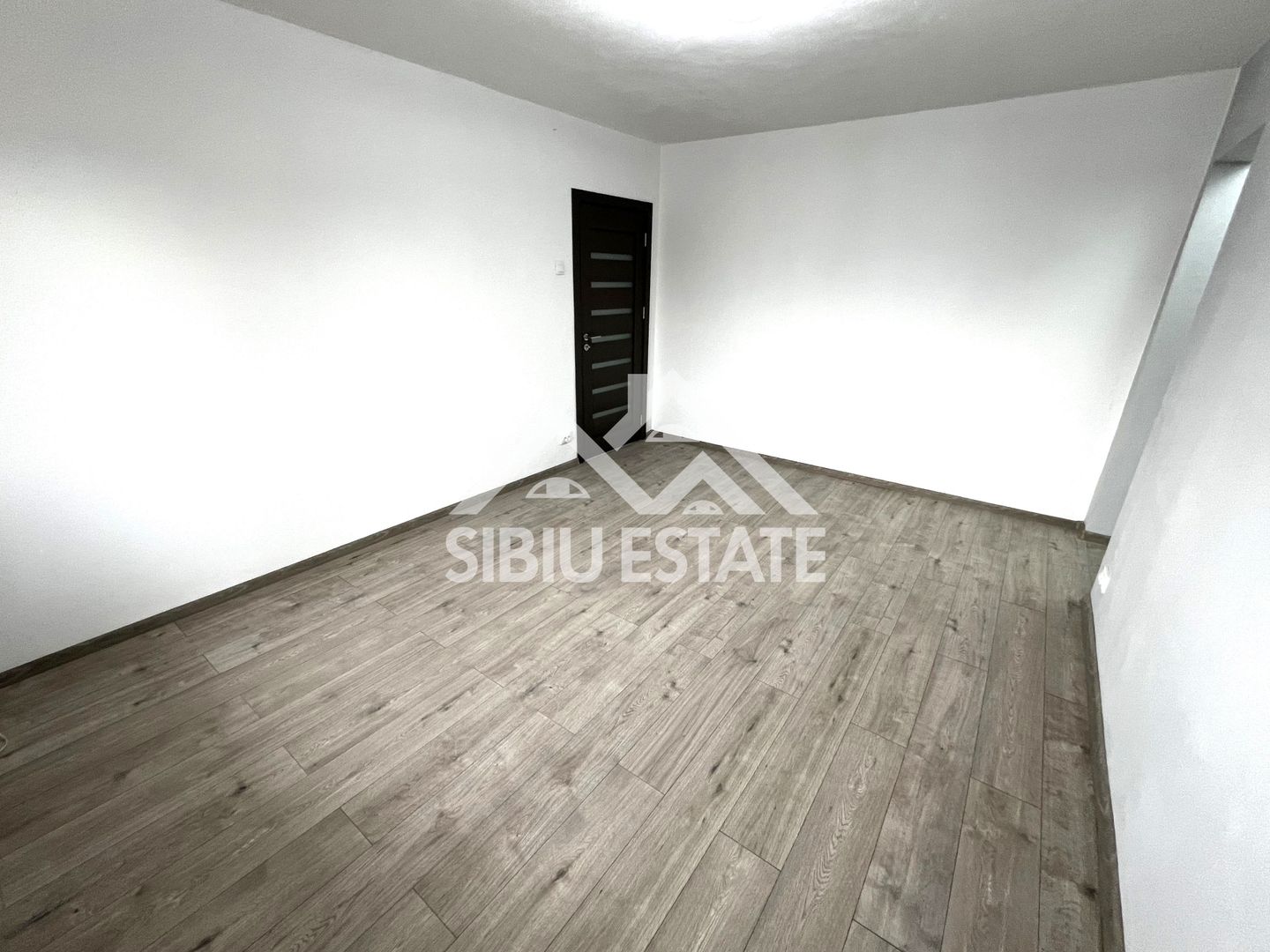 Apartament 2 camere cu balcon, pivnita Sibiu, scoala 9 - Poză 11