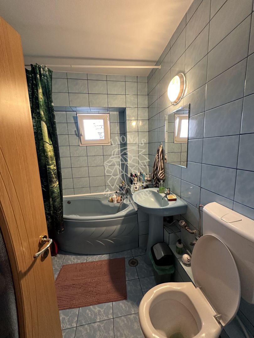 Apartament decomandat 2 camere 60 mp-3 balcoane- Zona Centrala - Poză 5