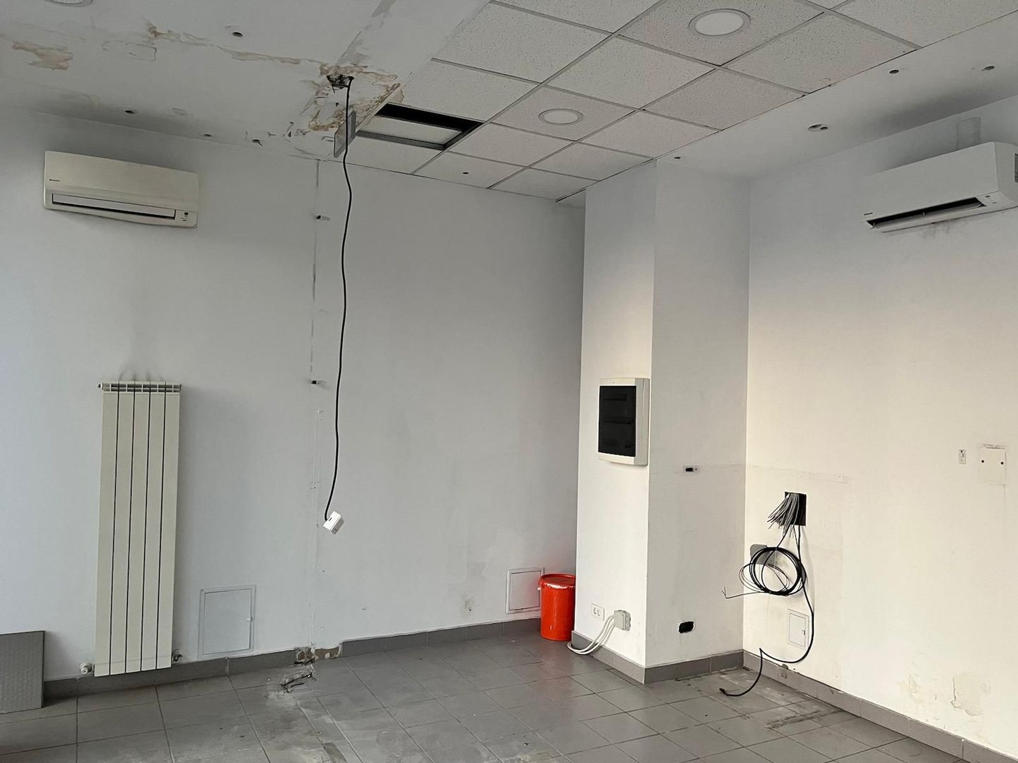 Spatiu comercial la artera - Poză 1