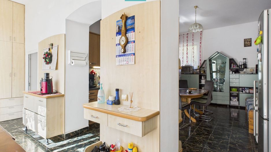 Casă cu piscină și teren generos, Sântana - Poză 19