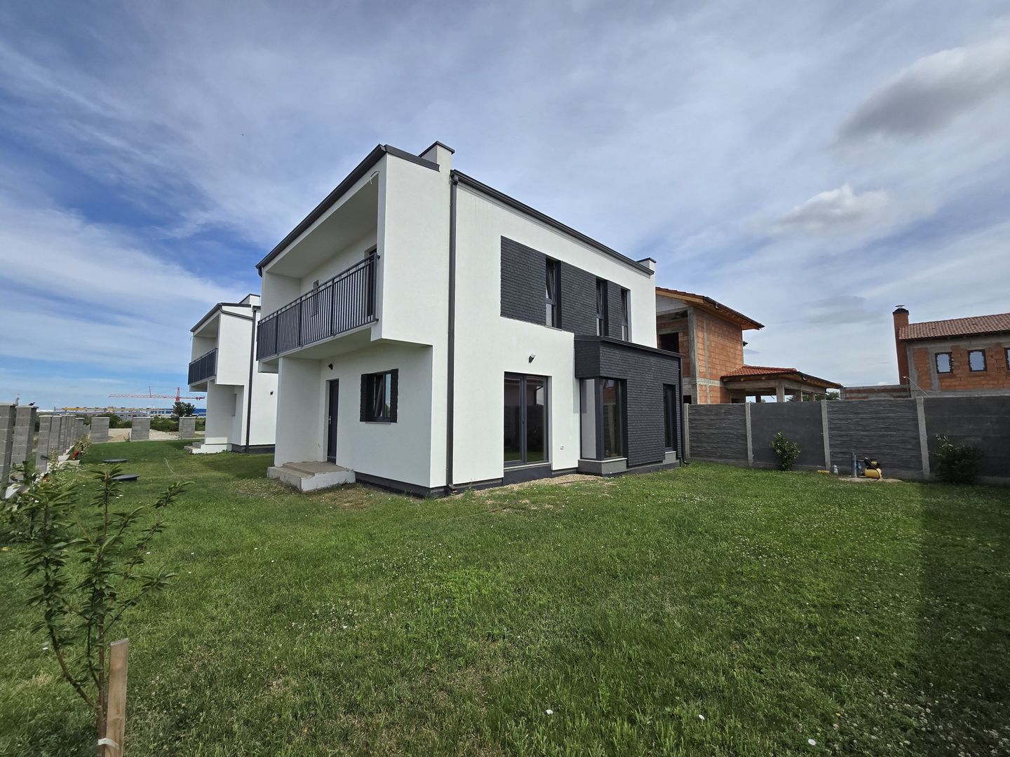 Duplex despartit de camera tehnica, Dumbravita, 3 Dormitoare, 3 Bai,Zona Retrasa - Poză 3