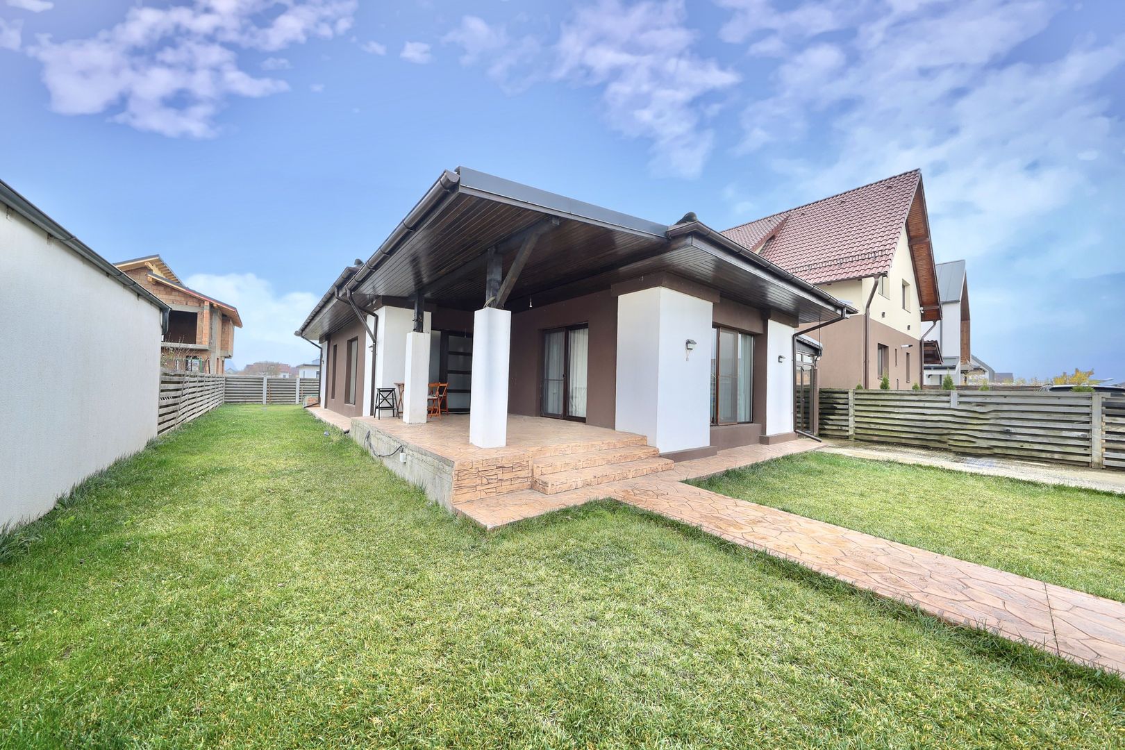 Casă individuală cu 4 camere de vânzare în Cristian, Brasov - Poză 2