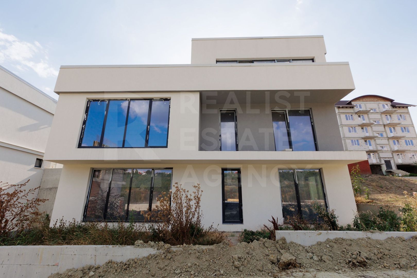 Vânzare duplex, 4 camere, str. Schinoasa Vale, sectorul Centru. - Poză 2