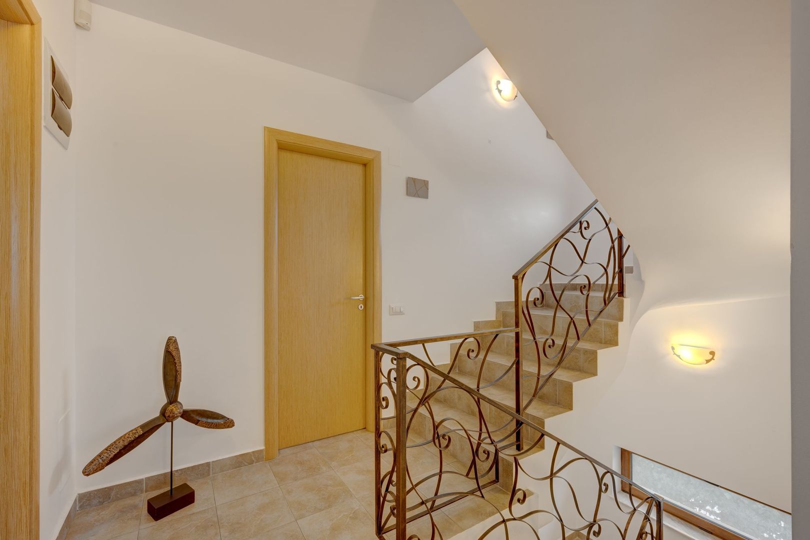 Vila de vanzare in Otopeni-central, zona linistita-Comision 0% - Poză 16