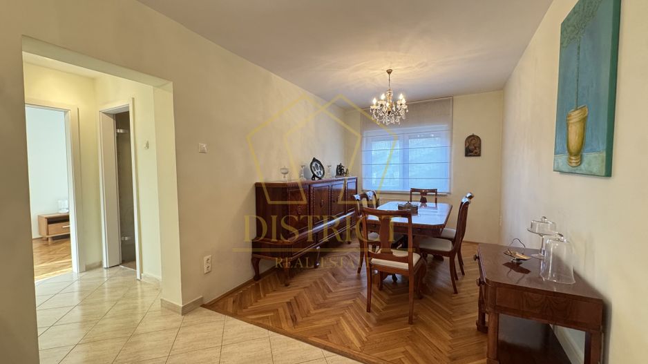 Apartament spatios cu 4 camere si garaj | Spitalul Judetean - Poză 12