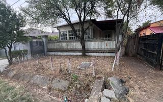 Casă cu personalitate și teren generos in Livezi, comuna Podari - Poză 1